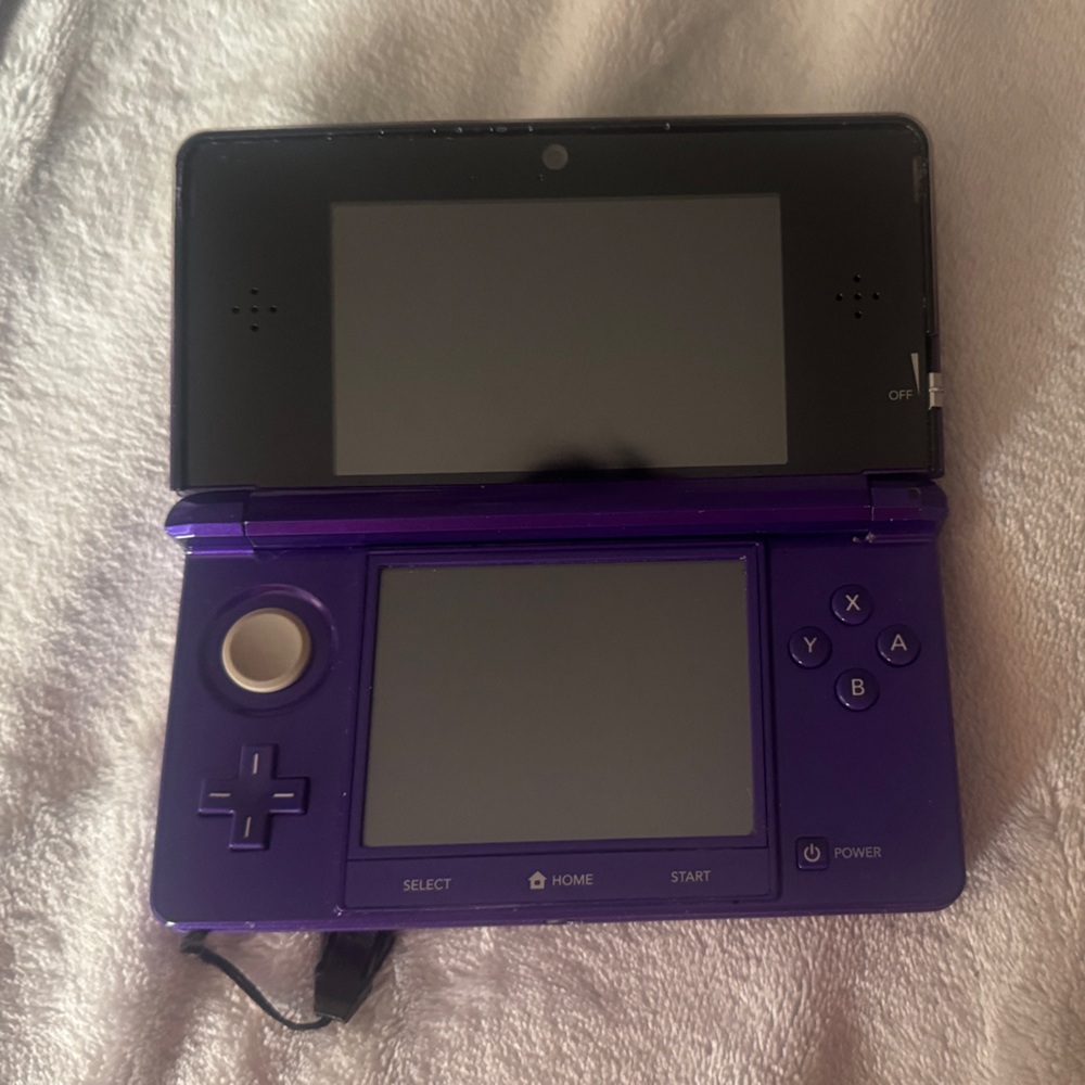 Nintendo 3DS - Picture 2 of 2